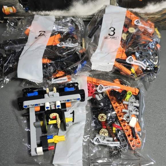 LEGO TECHNIC 42120 Rescue Hovercraft (retired) 1 Open Bag 1 Missing Piece - Picture 2 of 9